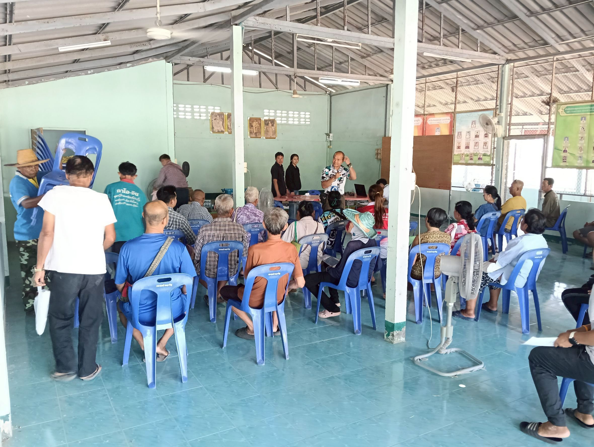 title - วันที่ 9 เมษายน 2569 นายวิทูล ประดิษฐบูญ ปฏิรูปที่ดินจังหวัดปราจีนบุรี มอบหมายให้ นายลิขิต ผันผ่อง หัวหน้าฝ่ายกฎหมาย พร้อมด้วย เจ้าหน้าที่ ส.ป.ก.ปราจีนบุรี ลงพื้นที่ออกหน่วยบริการเคลื่อนที่ “Mobile Unit”และบริการปรึกษาข้อกฎหมายที่เกี่ยวข้องกับการปฏิรูปที่ดิน ณ ตำบลแก่งดินสอ อำเภอนาดี จังหวัดปราจีนบุรี